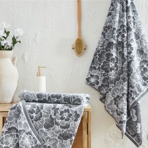 Trident Limited 2PK Grey Floral Cotton Bath Towels- 600 GSM